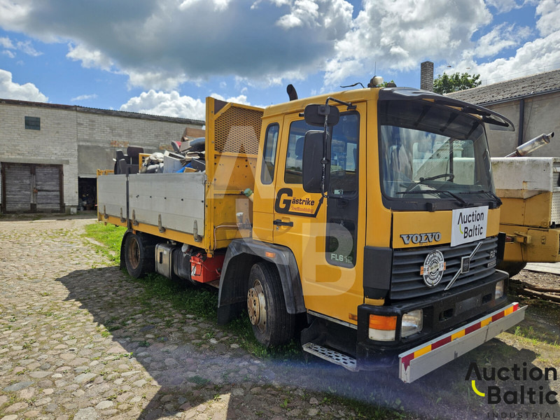Volvo FL612 - Dropside/ Flatbed truck: picture 2 Volvo FL612 - Dropside/ Flatbed truck: picture 2