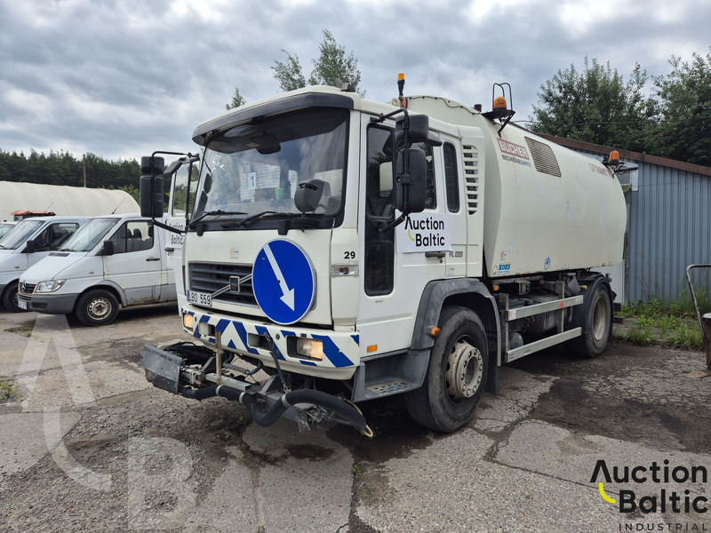 Volvo FL618 - Road sweeper: picture 2 Volvo FL618 - Road sweeper: picture 2