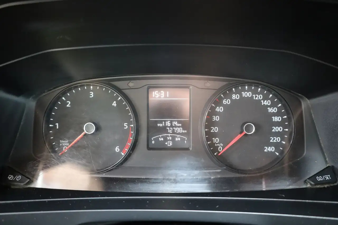 Car Volkswagen T6: picture 10