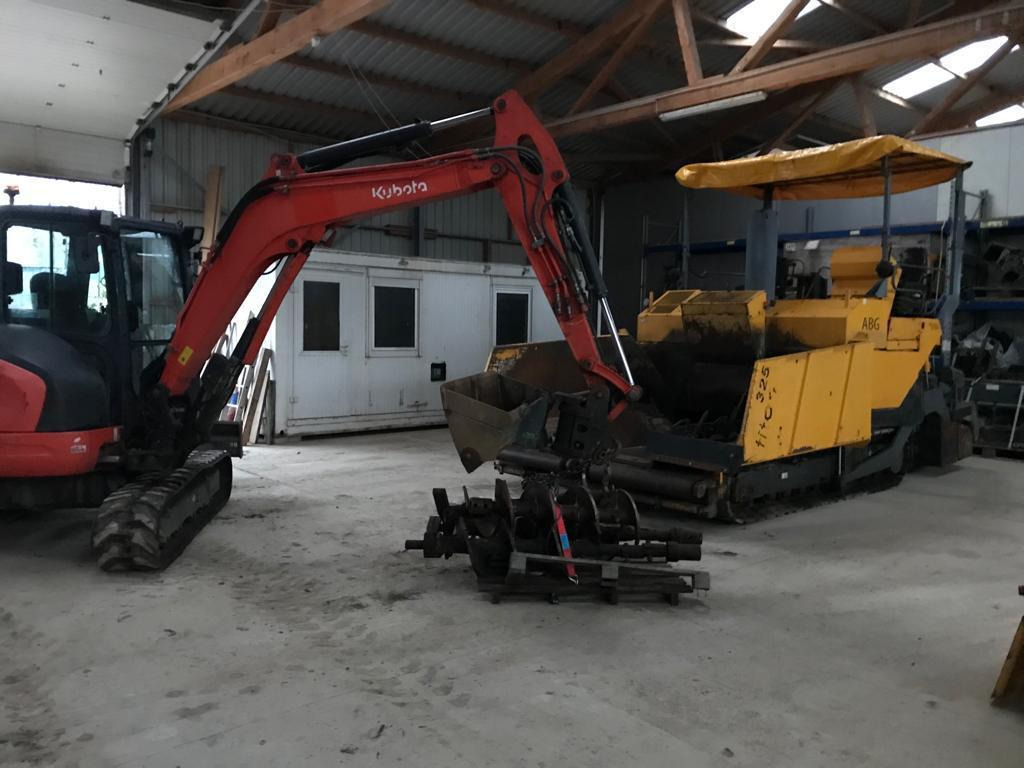 Asphalt paver ABG TITAN 325 and runs and runs: picture 19