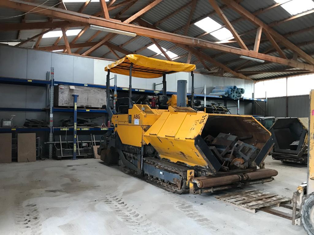Asphalt paver ABG TITAN 325 and runs and runs: picture 21