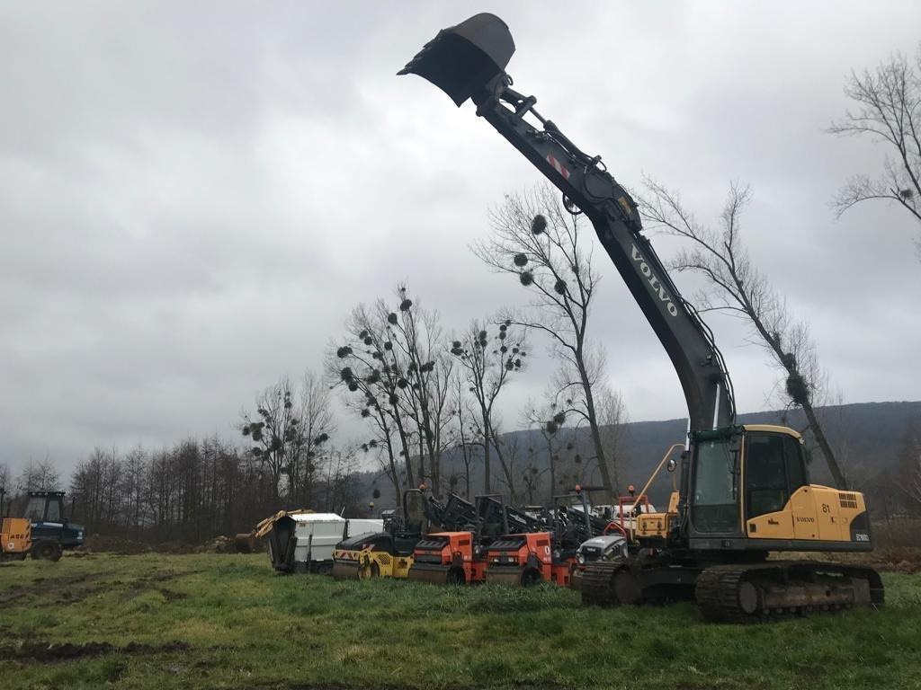 Crawler excavator Volvo EC 160 CL well: picture 21