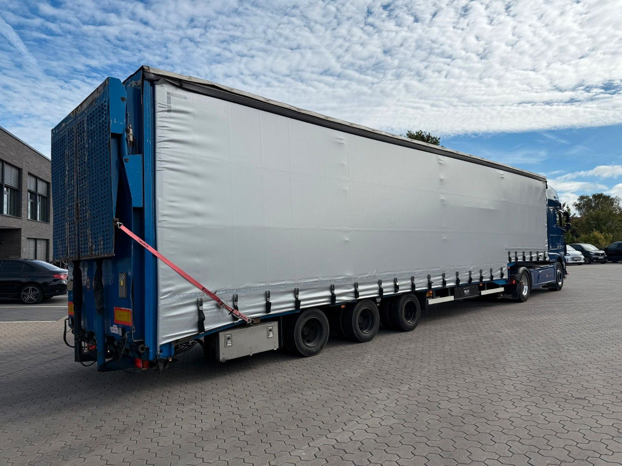 Dinkel Gabelstapler-Transporter mit Rampe - Autotransporter semi-trailer: picture 2 Dinkel Gabelstapler-Transporter mit Rampe - Autotransporter semi-trailer: picture 2