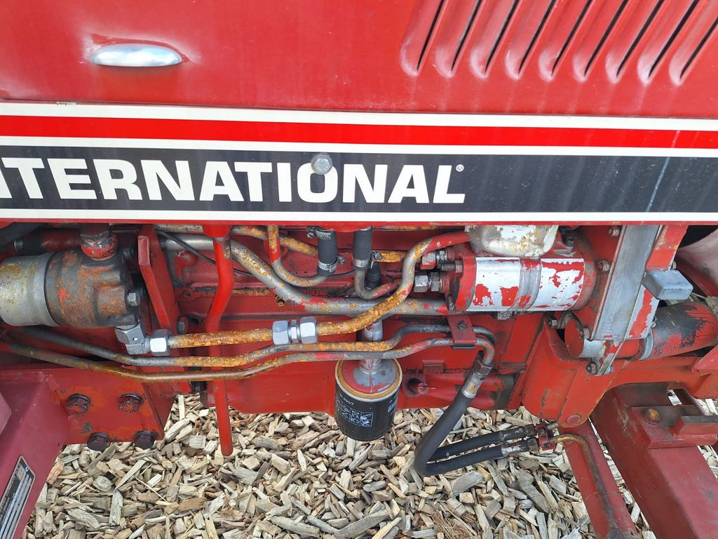 Farm tractor IHC 833 Allrad Kabine IHC 833 Allrad Kabine: picture 10