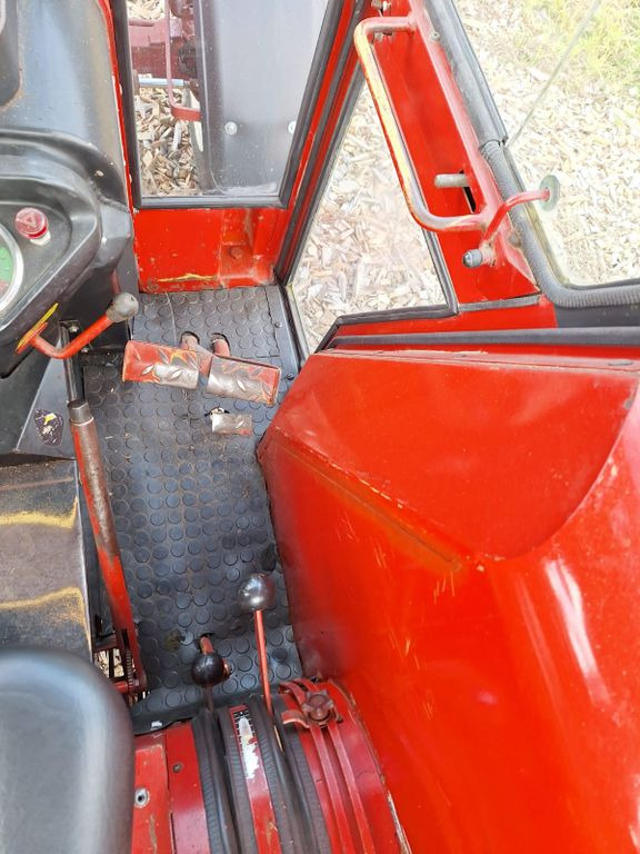 Farm tractor IHC 833 Allrad Kabine IHC 833 Allrad Kabine: picture 13