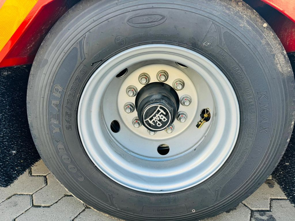 New Low loader semi-trailer Kässbohrer SLAR3 Ausziehbares Tiefbett mit Radmulden Kässbohrer SLAR3 Tele Tiefbett Radmulden metallisiert: picture 15 New Low loader semi-trailer Kässbohrer SLAR3 Ausziehbares Tiefbett mit Radmulden Kässbohrer SLAR3 Tele Tiefbett Radmulden metallisiert: picture 15