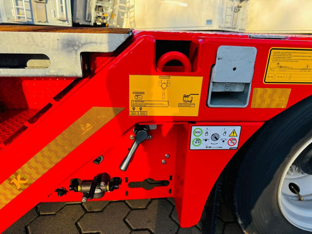 New Low loader semi-trailer Kässbohrer SLAR3 Ausziehbares Tiefbett mit Radmulden Kässbohrer SLAR3 Tele Tiefbett Radmulden metallisiert: picture 8 New Low loader semi-trailer Kässbohrer SLAR3 Ausziehbares Tiefbett mit Radmulden Kässbohrer SLAR3 Tele Tiefbett Radmulden metallisiert: picture 8