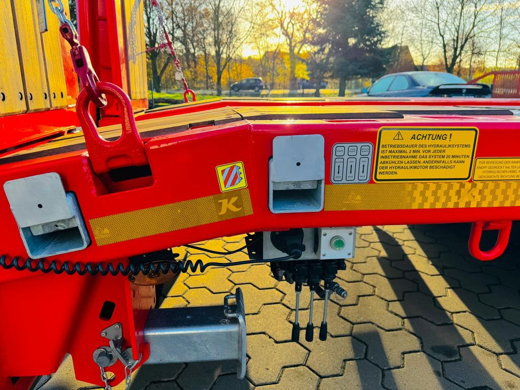 New Low loader semi-trailer Kässbohrer SLAR3 Ausziehbares Tiefbett mit Radmulden Kässbohrer SLAR3 Tele Tiefbett Radmulden metallisiert: picture 7 New Low loader semi-trailer Kässbohrer SLAR3 Ausziehbares Tiefbett mit Radmulden Kässbohrer SLAR3 Tele Tiefbett Radmulden metallisiert: picture 7