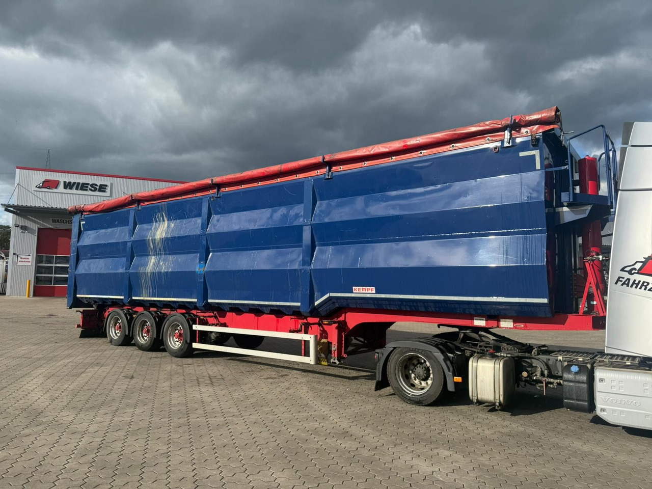Kempf SKM 35/3 Großraummulde für Schrott 85m³ - Tipper semi-trailer: picture 1 Kempf SKM 35/3 Großraummulde für Schrott 85m³ - Tipper semi-trailer: picture 1