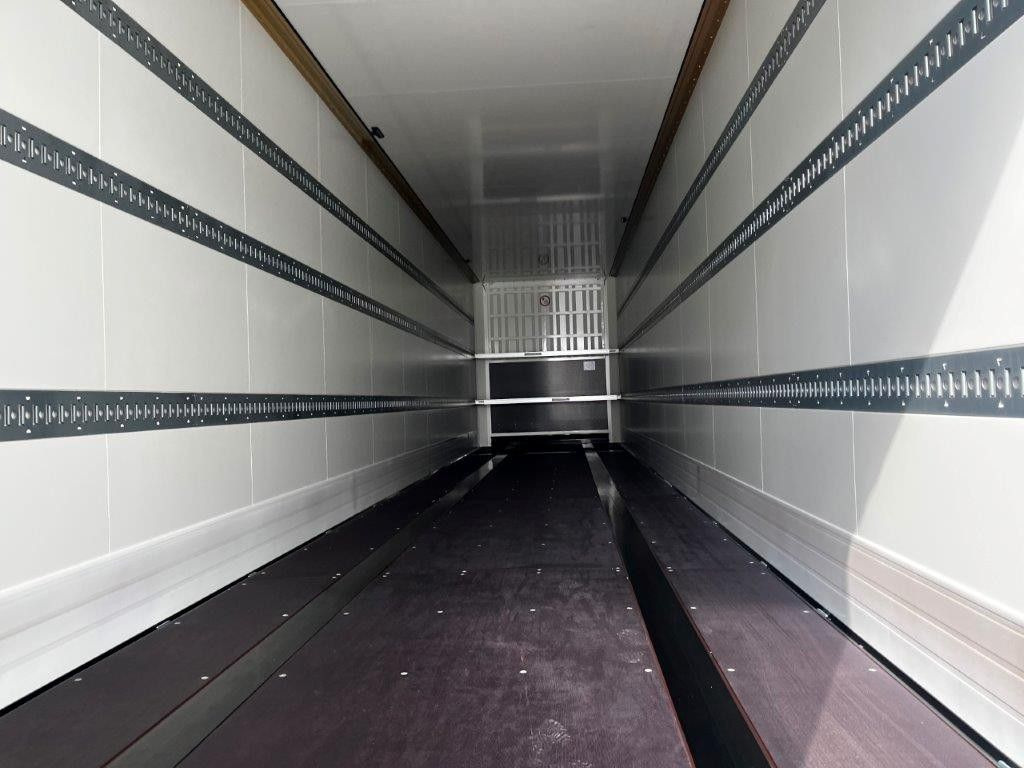 Closed box semi-trailer Krone SZK 18 Koffer Event Mega-Koffer 2.900 mm Höhe: picture 9