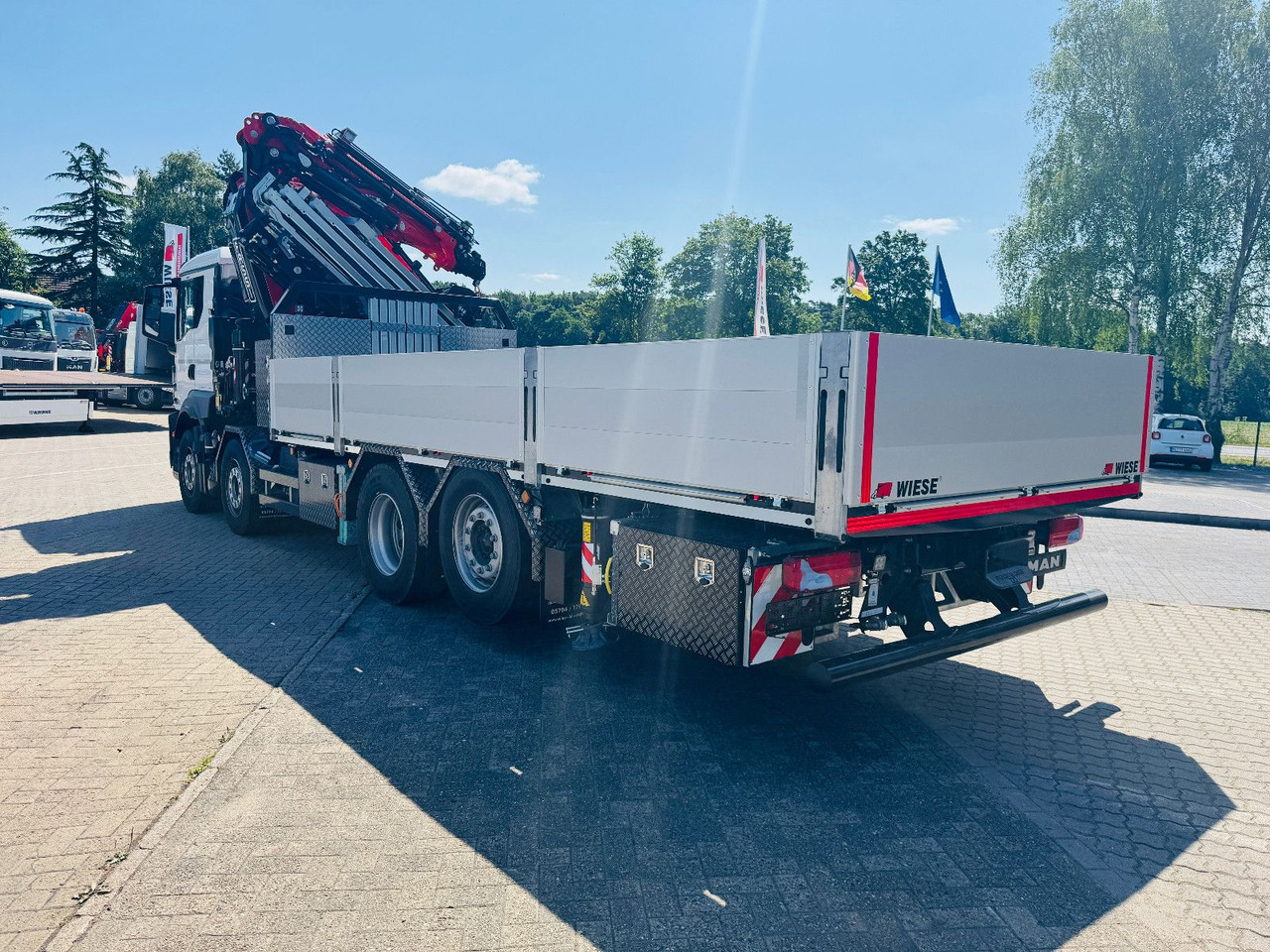 Dropside/ Flatbed truck, Crane truck MAN TGS 32.510 mit F710 Frontkran sofort: picture 9