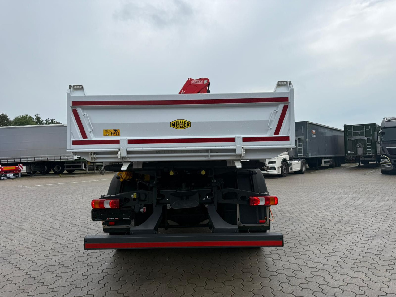 Mercedes-Benz Arocs 1835 4x2 Meiller Fassi F135 Kran Kipper - Tipper, Crane truck: picture 5 Mercedes-Benz Arocs 1835 4x2 Meiller Fassi F135 Kran Kipper - Tipper, Crane truck: picture 5