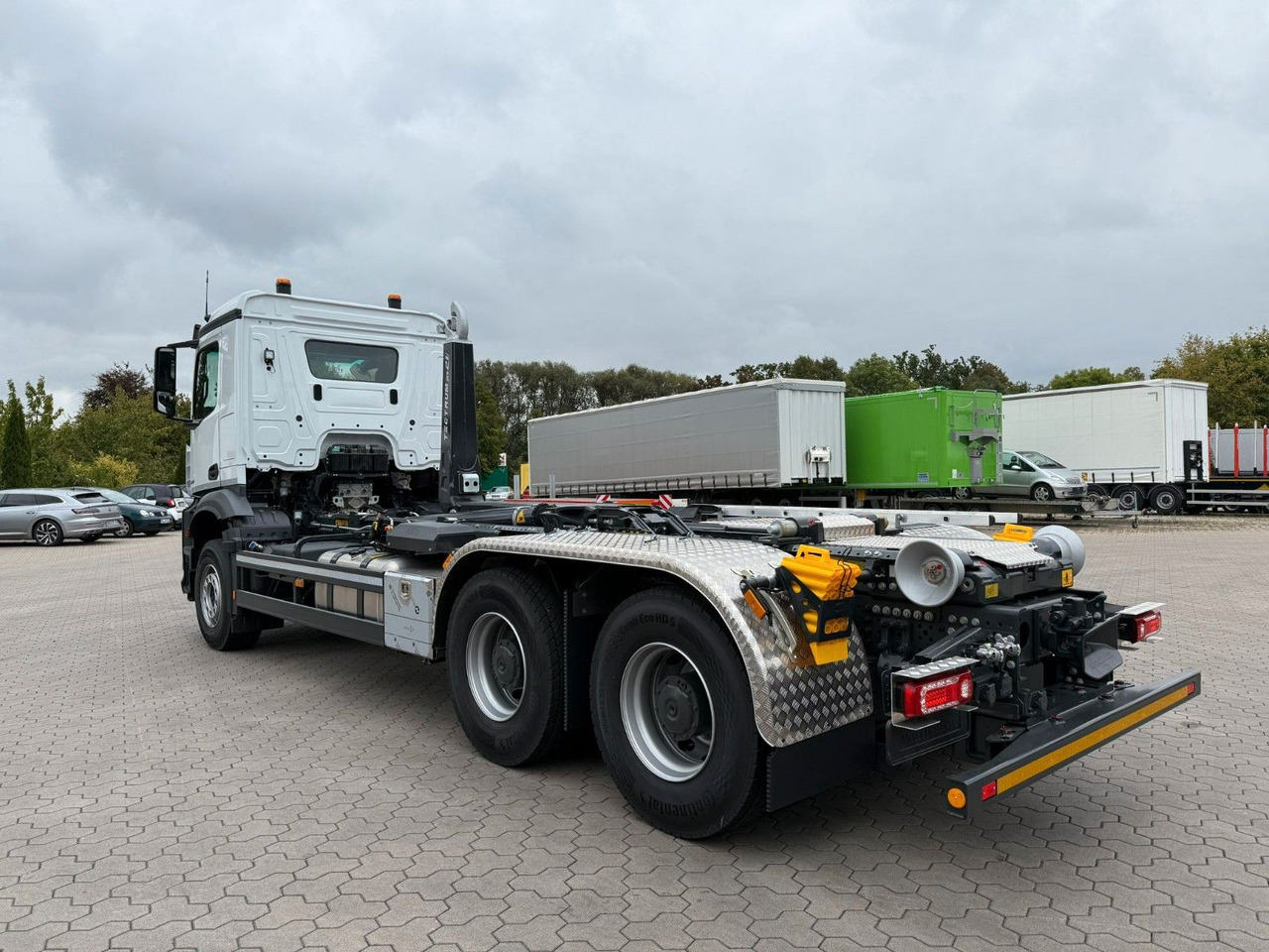 Mercedes-Benz Arocs 5 2651L 6 x4 Meiller RS 2170 - Hook lift truck: picture 4 Mercedes-Benz Arocs 5 2651L 6 x4 Meiller RS 2170 - Hook lift truck: picture 4