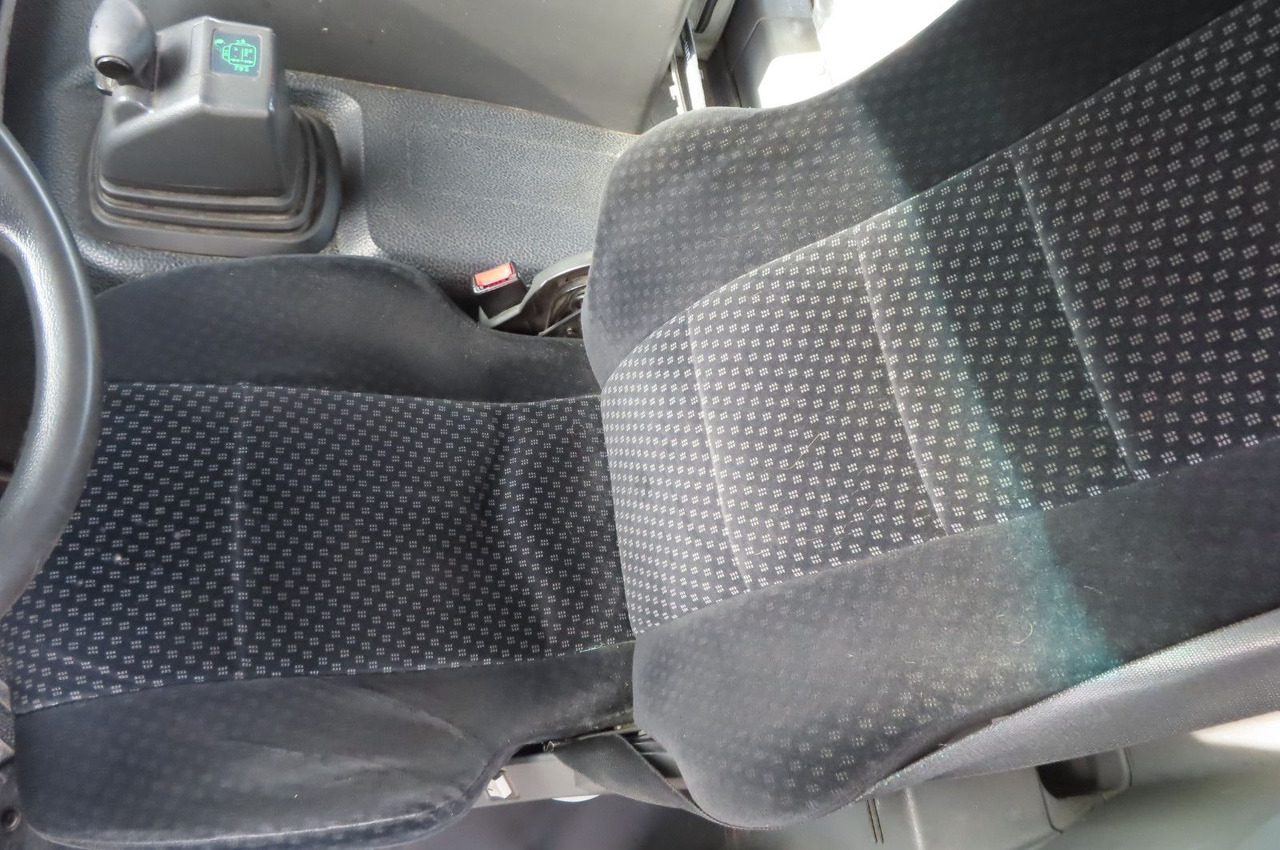 Mercedes-Benz Axor  1833 L - Glastransporter Kran Palfinger on lease Mercedes-Benz Axor  1833 L - Glastransporter Kran Palfinger: picture 9