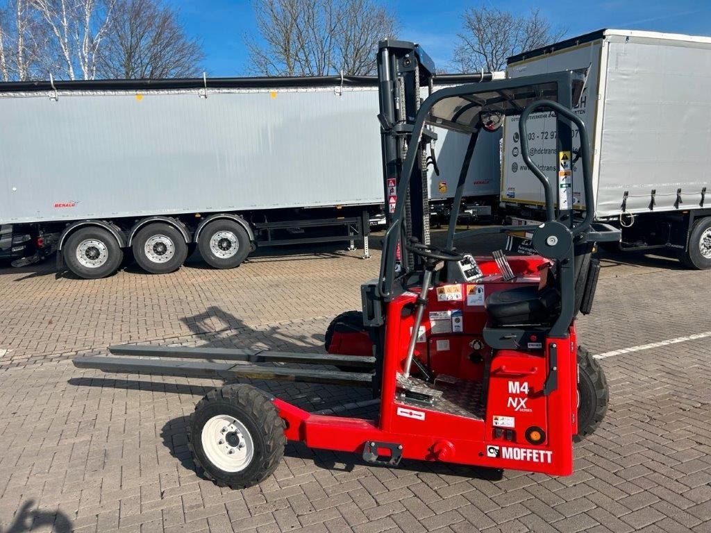 Moffett CARGOTEC - Tragkraft 2.500 kg - Diesel forklift: picture 2 Moffett CARGOTEC - Tragkraft 2.500 kg - Diesel forklift: picture 2