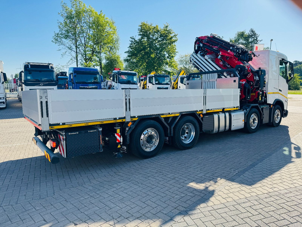 Truck, Crane truck Volvo FH 500 8x2 mit F710RA.2.27 L426 und V20 Winde: picture 8