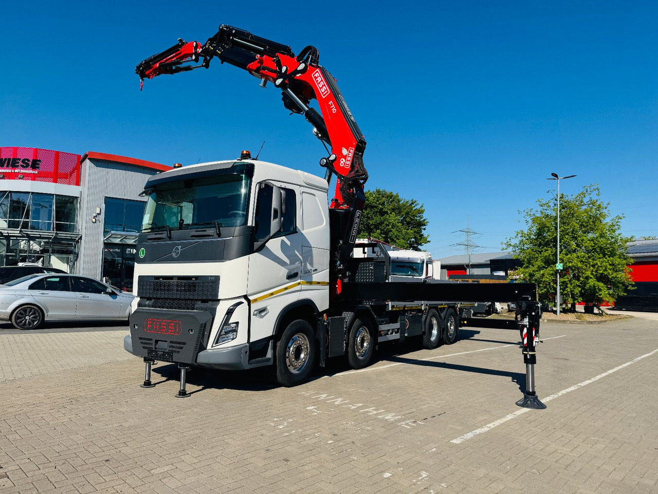 Truck, Crane truck Volvo FH 500 8x2 mit F710RA.2.27 L426 und V20 Winde: picture 15