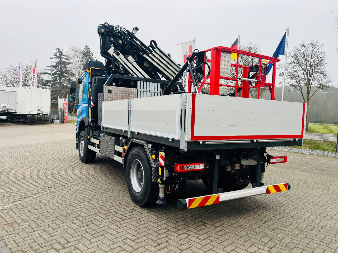 Volvo FMX 500 inkl. F345RB.2.24 & L324 +V20 & Korb - Dropside/ Flatbed truck, Crane truck: picture 2 Volvo FMX 500 inkl. F345RB.2.24 & L324 +V20 & Korb - Dropside/ Flatbed truck, Crane truck: picture 2