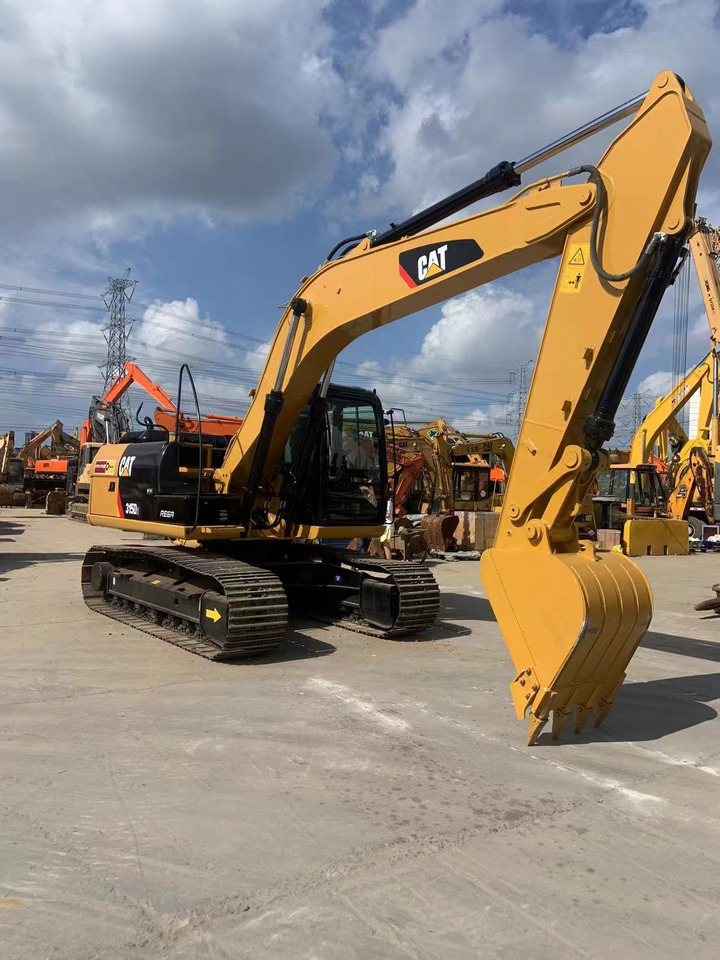 CATERPILLAR 315D2 - Crawler excavator: picture 2 CATERPILLAR 315D2 - Crawler excavator: picture 2
