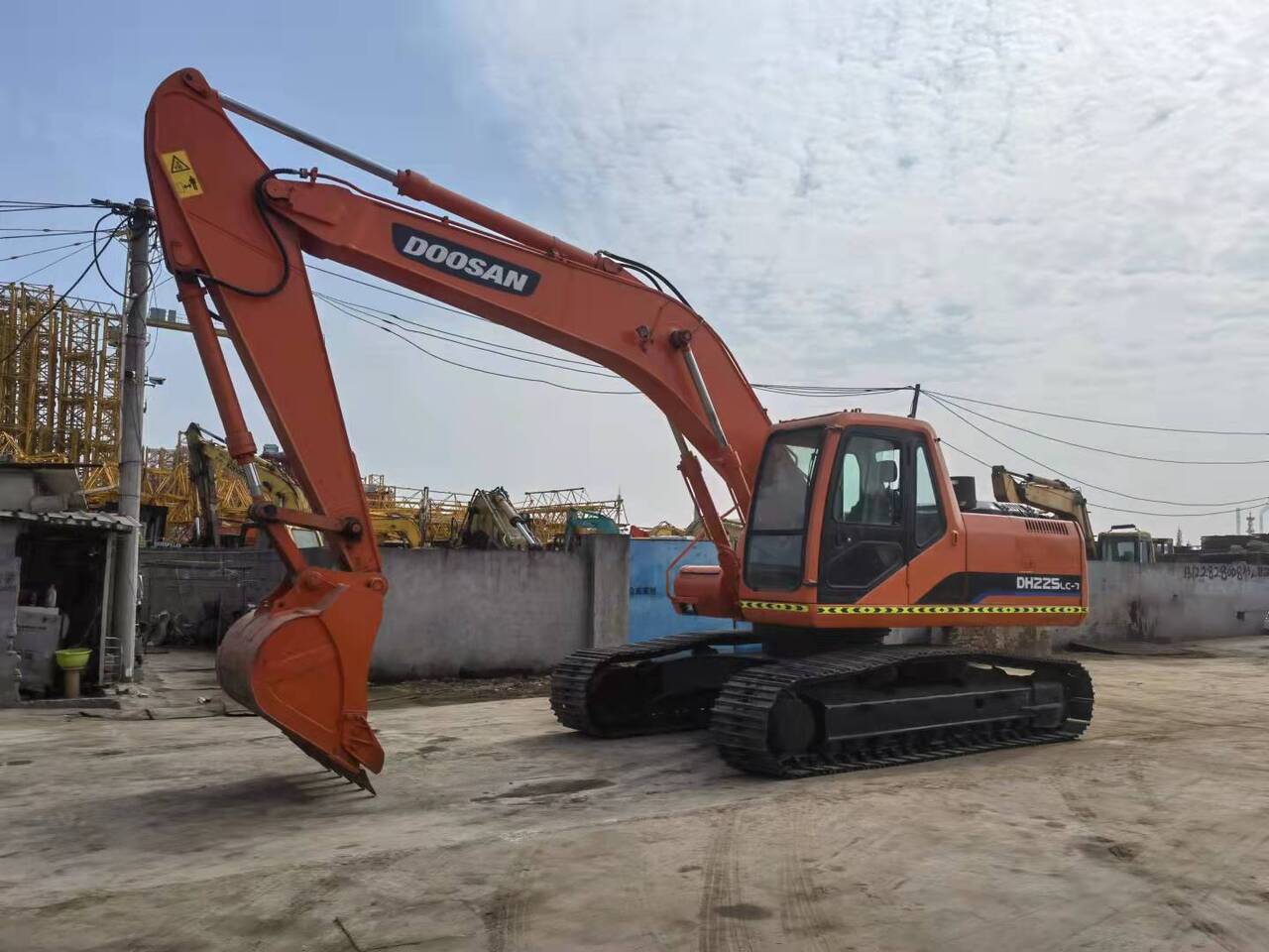 DOOSAN DH225LC-7 - Crawler excavator: picture 3 DOOSAN DH225LC-7 - Crawler excavator: picture 3