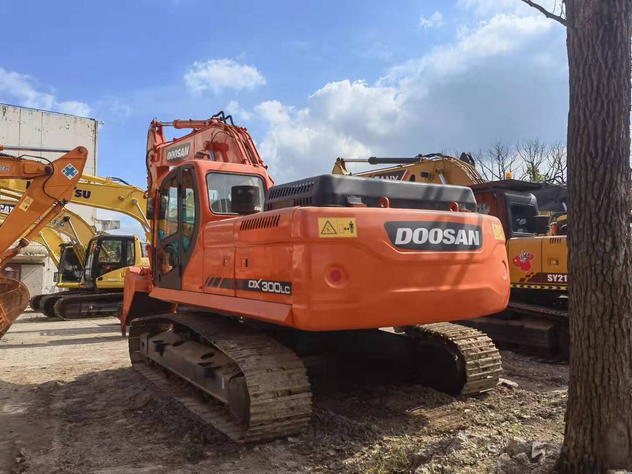 DOOSAN DX300 - Crawler excavator: picture 5 DOOSAN DX300 - Crawler excavator: picture 5