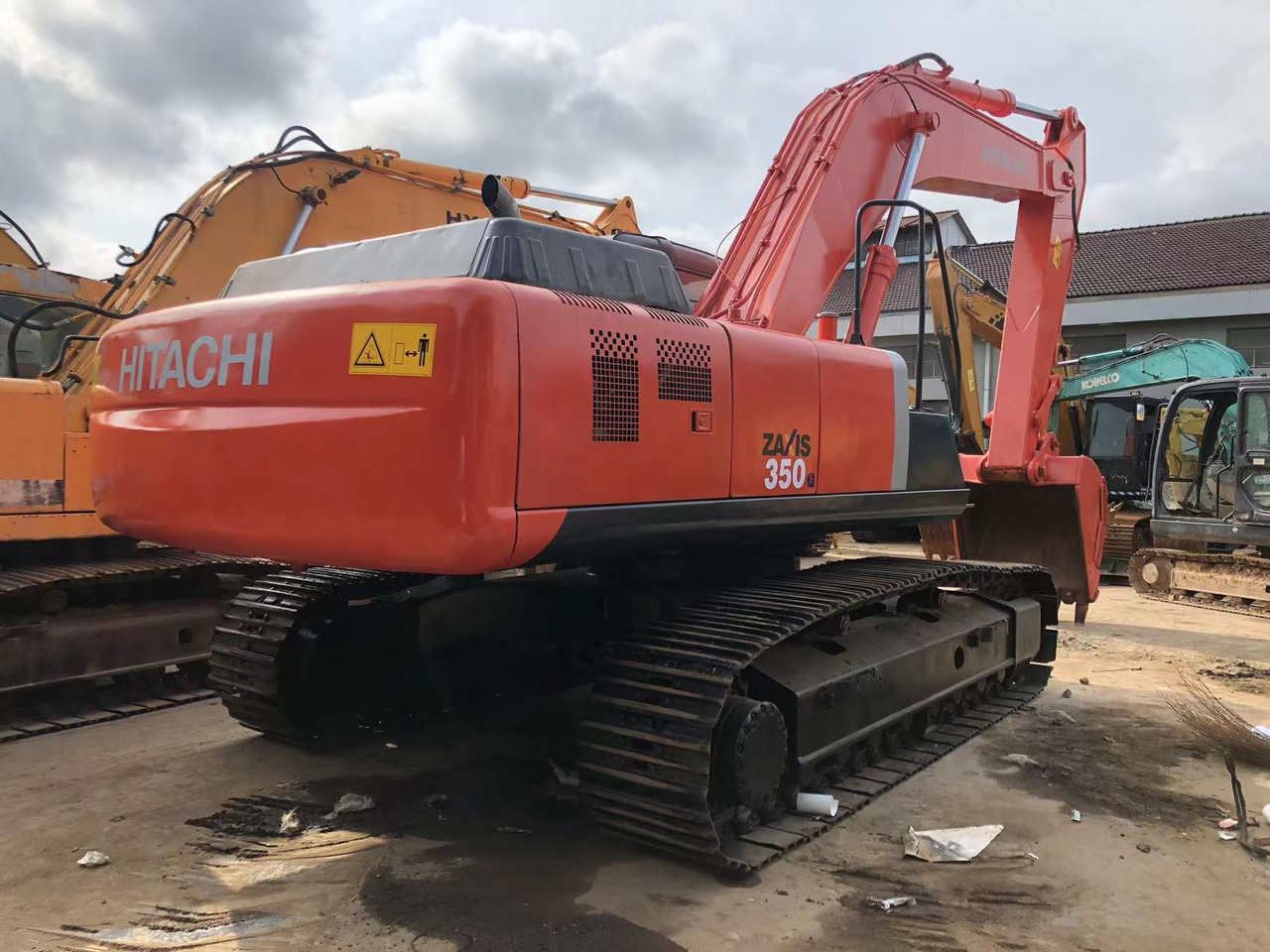 HITACHI ZX350 - Crawler excavator: picture 1 HITACHI ZX350 - Crawler excavator: picture 1