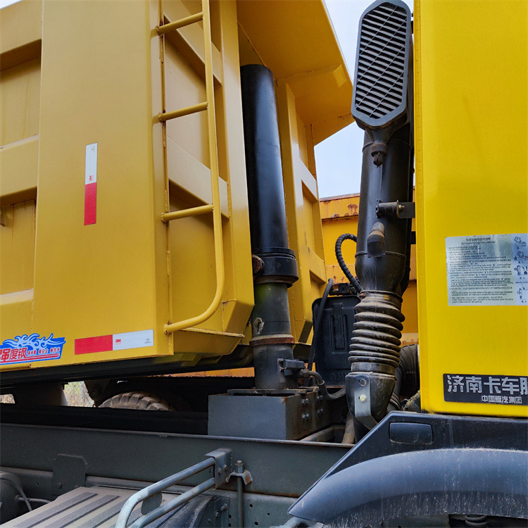 Tipper HOWO HOWO 6x4 336hp-Yellow: picture 6