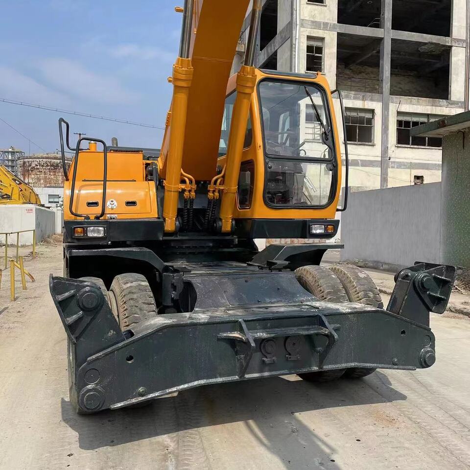 HYUNDAI 210W-9 - Wheel excavator: picture 2 HYUNDAI 210W-9 - Wheel excavator: picture 2