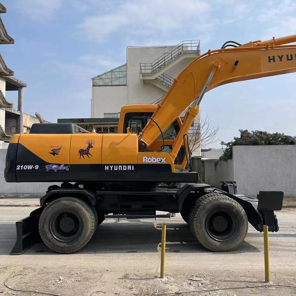 HYUNDAI 210W-9 - Wheel excavator: picture 1 HYUNDAI 210W-9 - Wheel excavator: picture 1