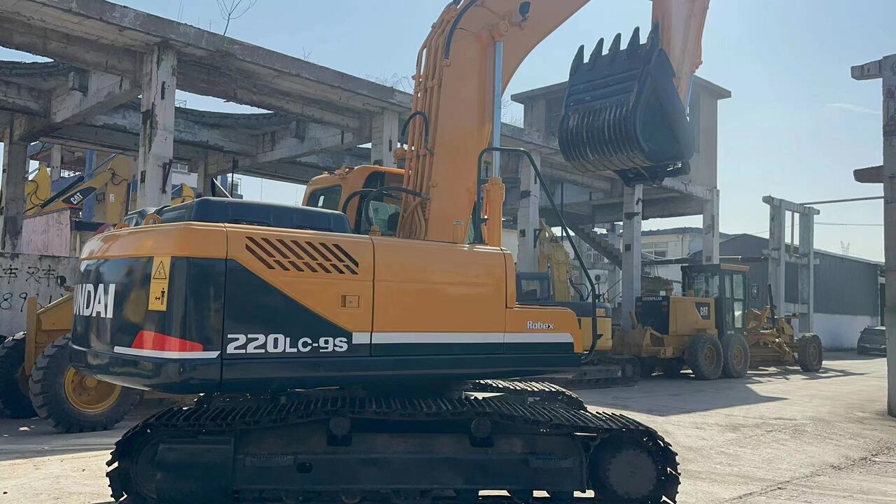 HYUNDAI 220LC-9S-excavator - Crawler excavator: picture 4 HYUNDAI 220LC-9S-excavator - Crawler excavator: picture 4