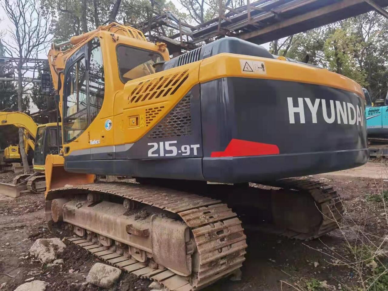 HYUNDAI R215-9T - Crawler excavator: picture 1 HYUNDAI R215-9T - Crawler excavator: picture 1