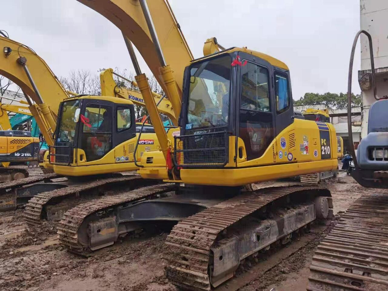 KOMATSU PC210-7-excavator - Crawler excavator: picture 3 KOMATSU PC210-7-excavator - Crawler excavator: picture 3
