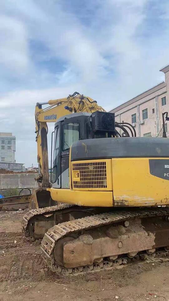 KOMATSU PC228US - Crawler excavator: picture 1 KOMATSU PC228US - Crawler excavator: picture 1