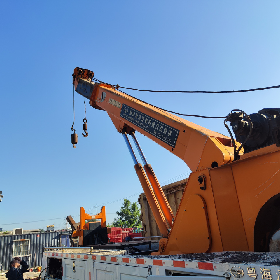 SINOTRUK Howo 8x4 - Crane truck: picture 5 SINOTRUK Howo 8x4 - Crane truck: picture 5