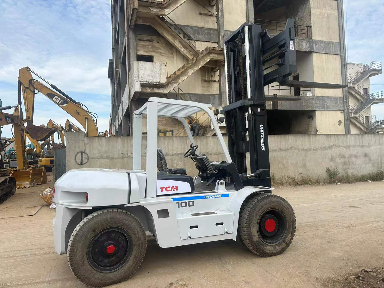 TCM FD100 Z8 - Forklift: picture 3 TCM FD100 Z8 - Forklift: picture 3