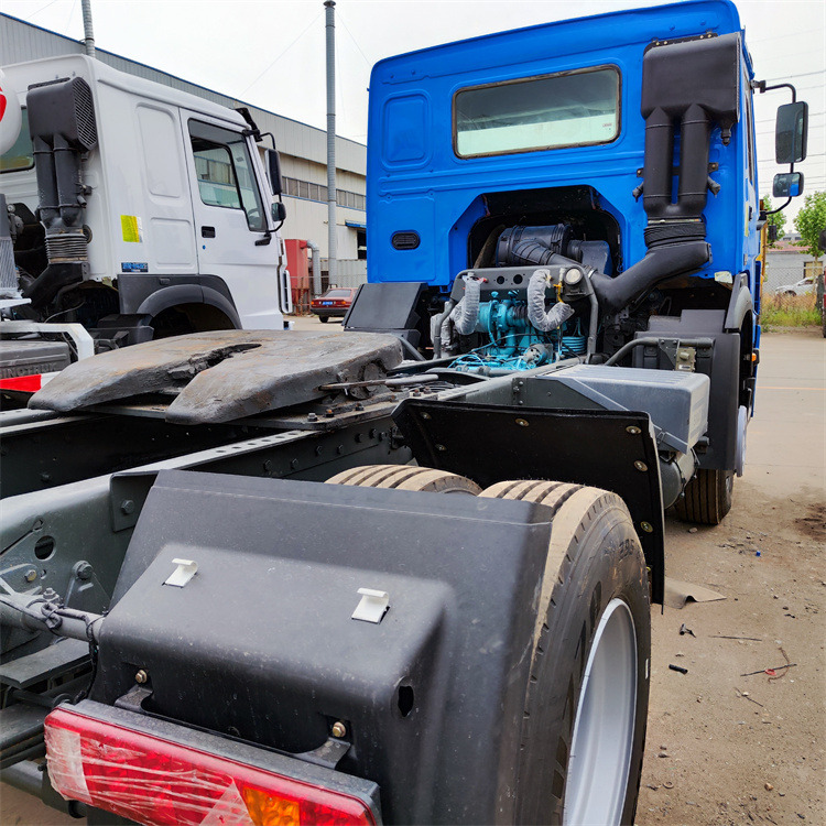 HOWO HOWO 6x4 336 truck tractors-blue - Tractor unit: picture 4 HOWO HOWO 6x4 336 truck tractors-blue - Tractor unit: picture 4