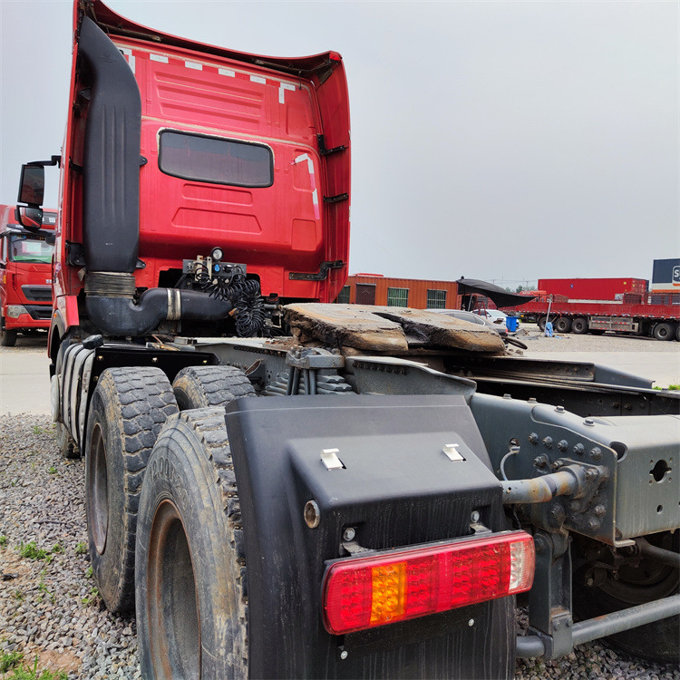 HOWO HOWO T7H-540 tractor - Tractor unit: picture 2 HOWO HOWO T7H-540 tractor - Tractor unit: picture 2