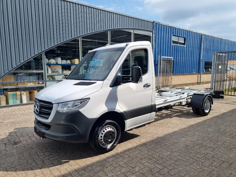 Mercedes-Benz Sprinter 516 CDI Chassis Cabine 4.33 WB GVW 3500 kg Euro 6 - Flatbed van: picture 4 Mercedes-Benz Sprinter 516 CDI Chassis Cabine 4.33 WB GVW 3500 kg Euro 6 - Flatbed van: picture 4