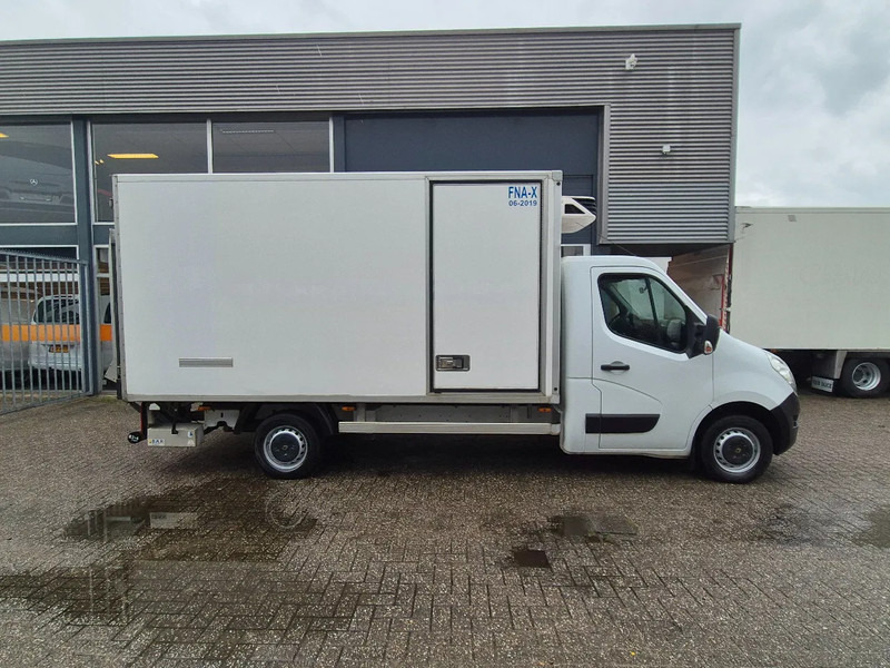 Renault Master 2.3 DCI Koelkoffer Xarios 350 ST 230V Laadklep GVW 3500 kg LBW - Refrigerated van: picture 2 Renault Master 2.3 DCI Koelkoffer Xarios 350 ST 230V Laadklep GVW 3500 kg LBW - Refrigerated van: picture 2