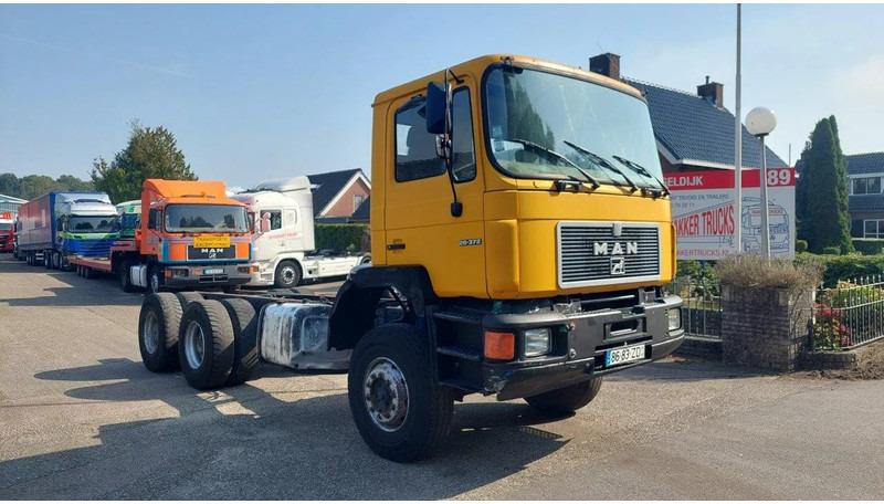 MAN 26.372 MANUAL ZF GEARBOX STEEL SUSPENSION 6X4 - Cab chassis truck: picture 3 MAN 26.372 MANUAL ZF GEARBOX STEEL SUSPENSION 6X4 - Cab chassis truck: picture 3