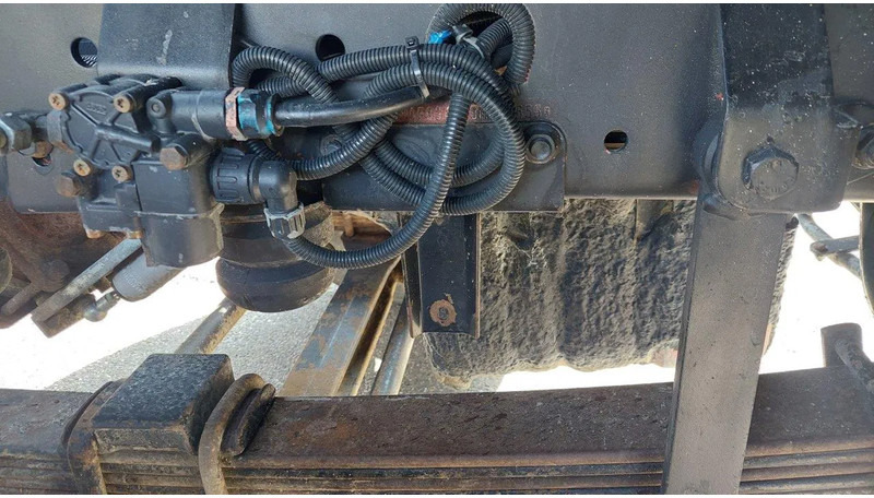 MAN 26.372 MANUAL ZF GEARBOX STEEL SUSPENSION 6X4 - Cab chassis truck: picture 4 MAN 26.372 MANUAL ZF GEARBOX STEEL SUSPENSION 6X4 - Cab chassis truck: picture 4