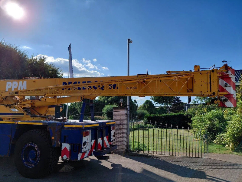 PPM 380 ATT 4x4 - All terrain crane: picture 4 PPM 380 ATT 4x4 - All terrain crane: picture 4