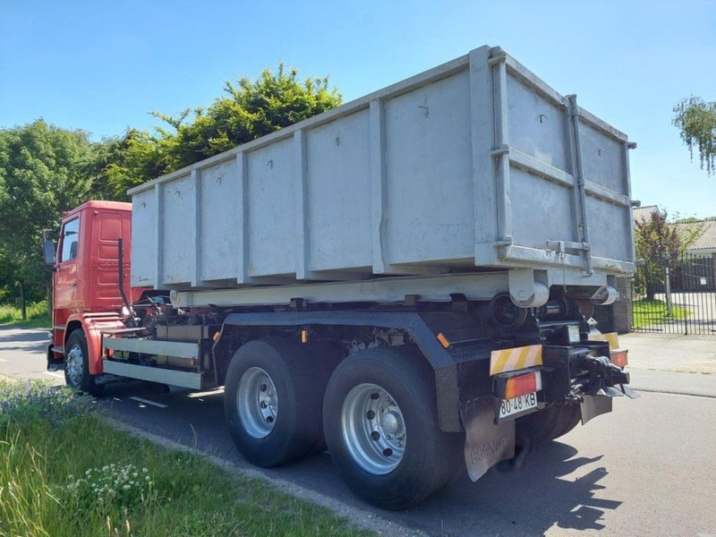 Scania 112 with 113 Engine - Hook lift truck: picture 4 Scania 112 with 113 Engine - Hook lift truck: picture 4