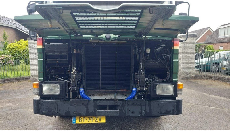 Tank truck Scania P82 4x2 Tank: picture 6