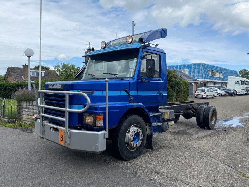 Scania T82 T 82 4x2 CHASSIS FULL STEEL SUSPENSION - Cab chassis truck: picture 1 Scania T82 T 82 4x2 CHASSIS FULL STEEL SUSPENSION - Cab chassis truck: picture 1