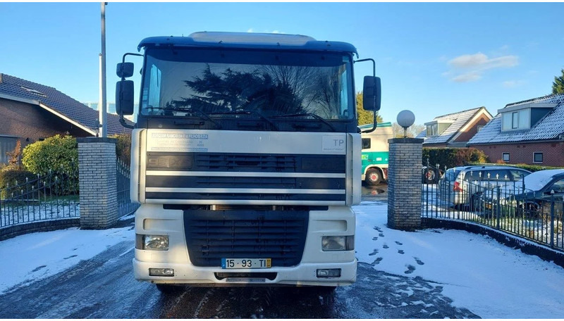 DAF XF 95.430 EURO 2 MANUAL GEARBOX - Tractor unit: picture 5 DAF XF 95.430 EURO 2 MANUAL GEARBOX - Tractor unit: picture 5