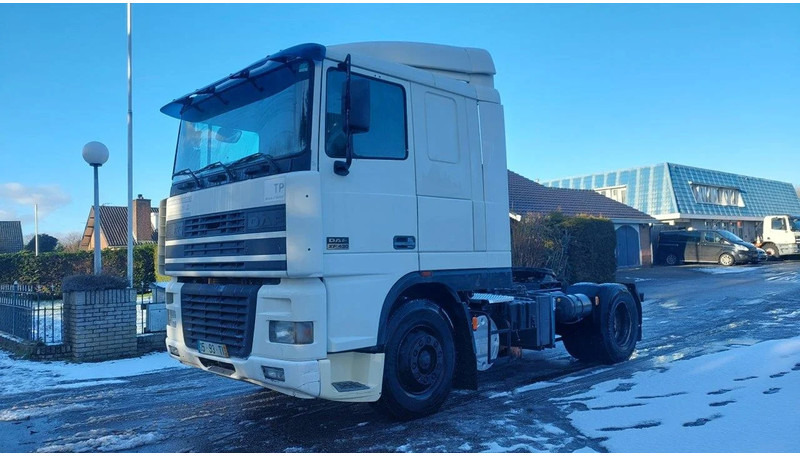 DAF XF 95.430 EURO 2 MANUAL GEARBOX - Tractor unit: picture 1 DAF XF 95.430 EURO 2 MANUAL GEARBOX - Tractor unit: picture 1