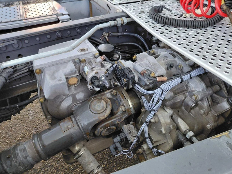 Tractor unit Mercedes-Benz Axor 1843 2 Pieces 4x2 Retarder: picture 13