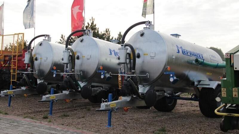 MEPROZET Güllefässer/ Slurry tanker/ Wóz asenizacyjny 5000 l / Cisterna d - Slurry tanker: picture 3 MEPROZET Güllefässer/ Slurry tanker/ Wóz asenizacyjny 5000 l / Cisterna d - Slurry tanker: picture 3