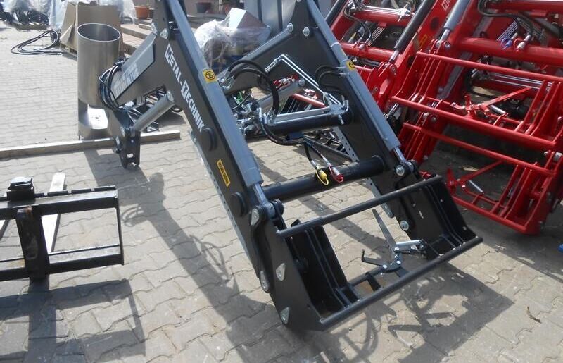 Metal-Technik Frontlader für Claas/ Front loader/ Ładowacz TUR - Front loader for tractor for Agricultural machinery: picture 3 Metal-Technik Frontlader für Claas/ Front loader/ Ładowacz TUR - Front loader for tractor for Agricultural machinery: picture 3